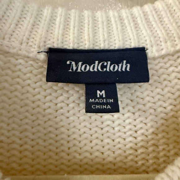 Modcloth Ivory pom pom Sweater Size M - Picture 5 of 6